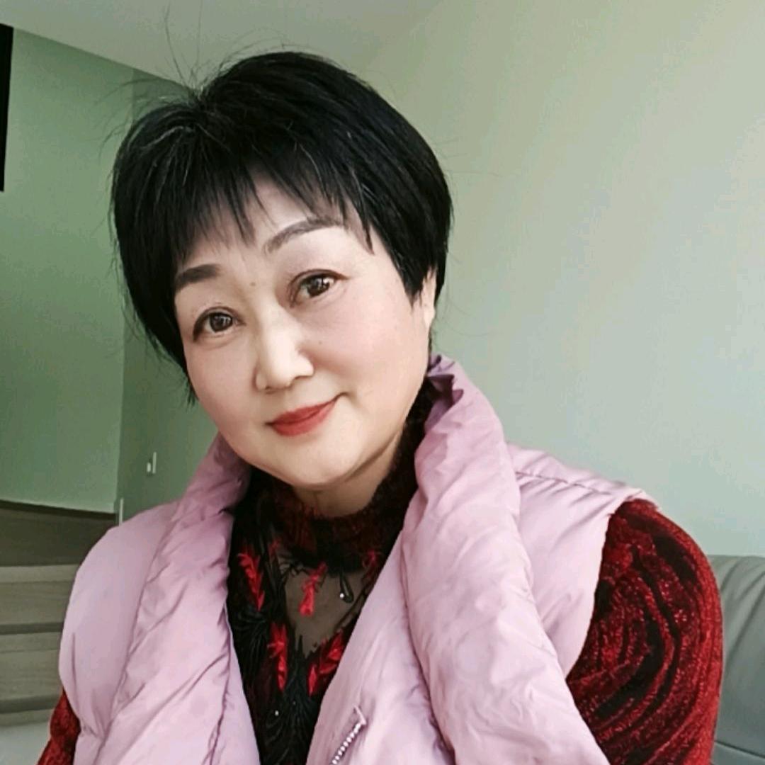薛姐爱跳舞💃唱歌🎤健身早8:50开播