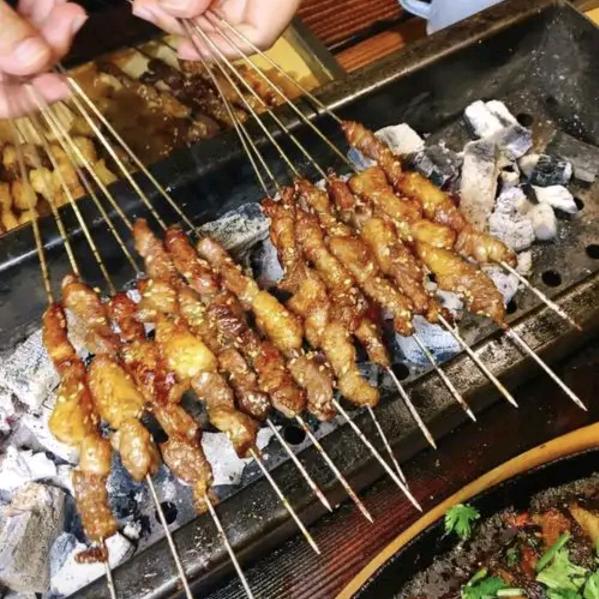 东润国际小李烧烤，碳烤