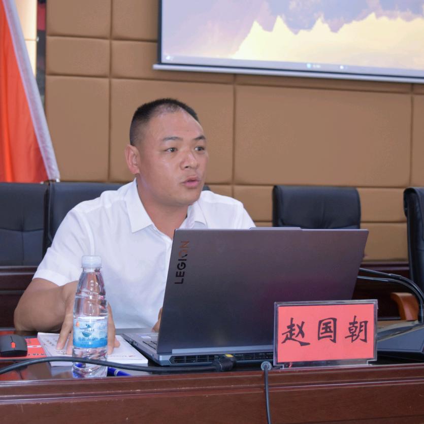 雪山村书记助农