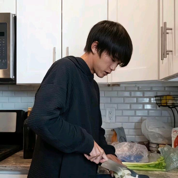 Asian  Osako  suguru