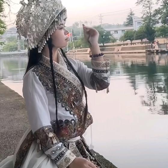 花海泛舟