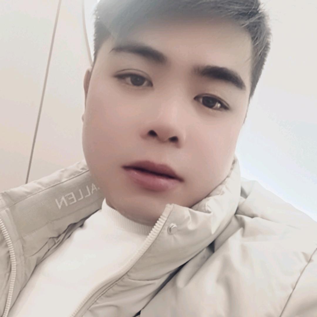 王哪跑😜(｢･ω･)｢强仔