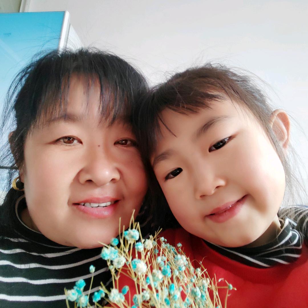 小汐汐爱她个的奶奶