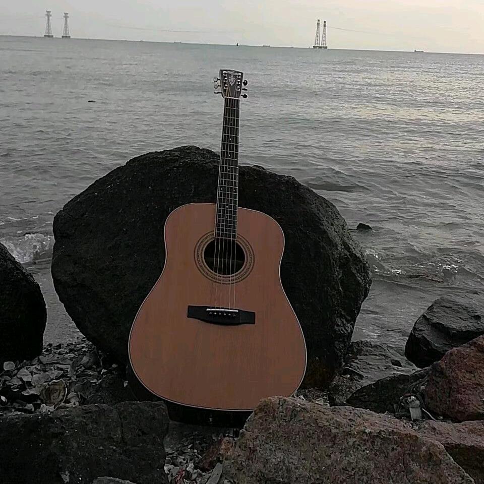 右拳伤害高，左拳高伤害。