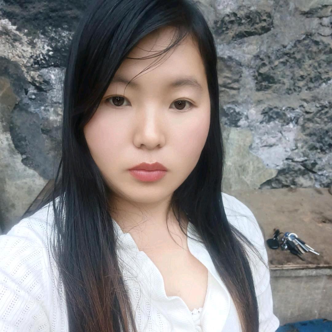 离过婚的单身女人。