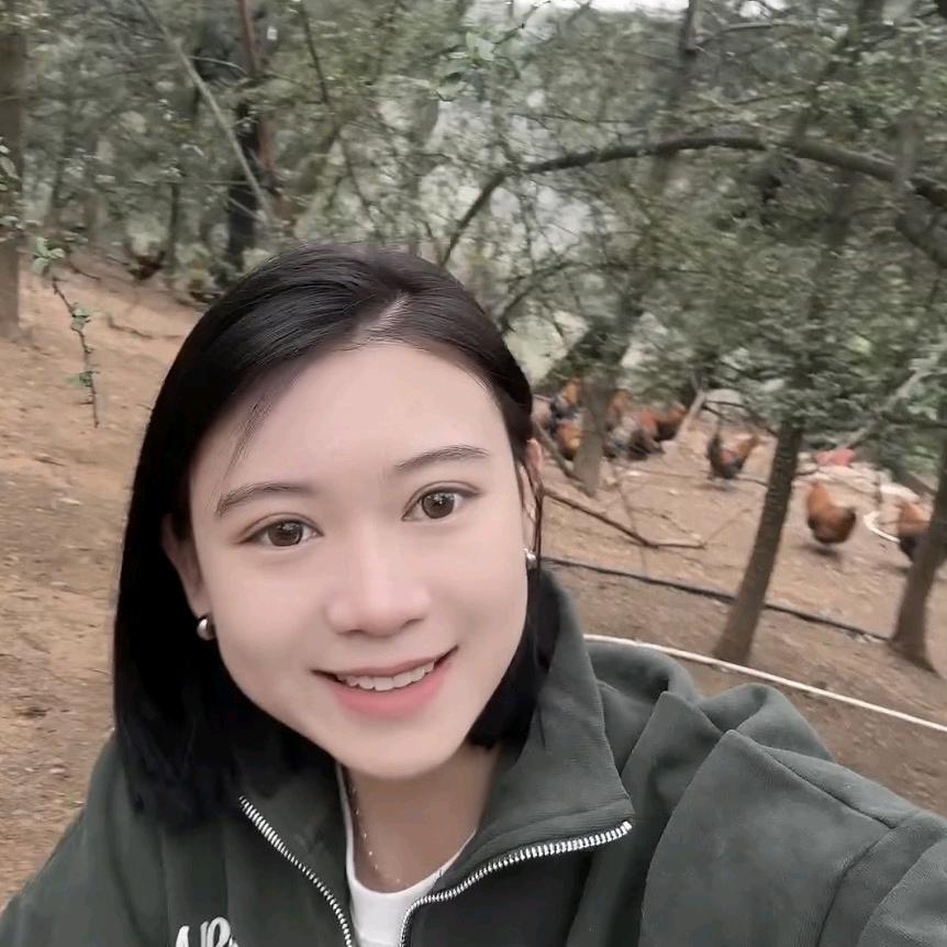 小亿在卖土鸡🐔
