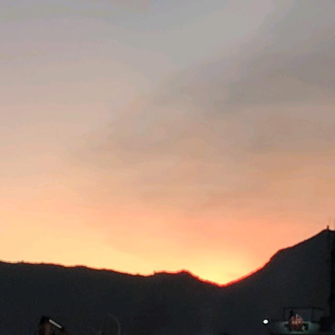 黑色半生