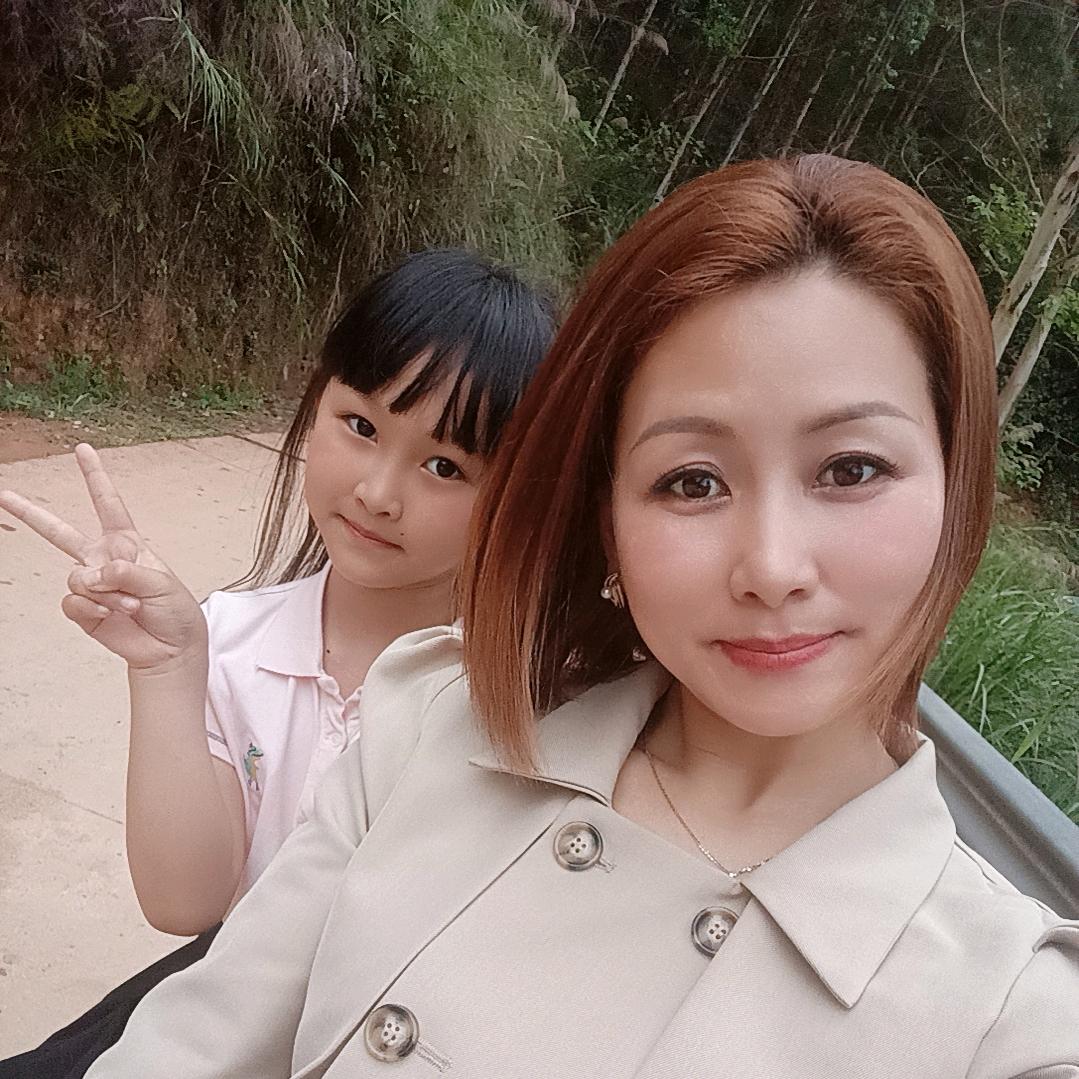 莹莹妈（单亲妈妈）