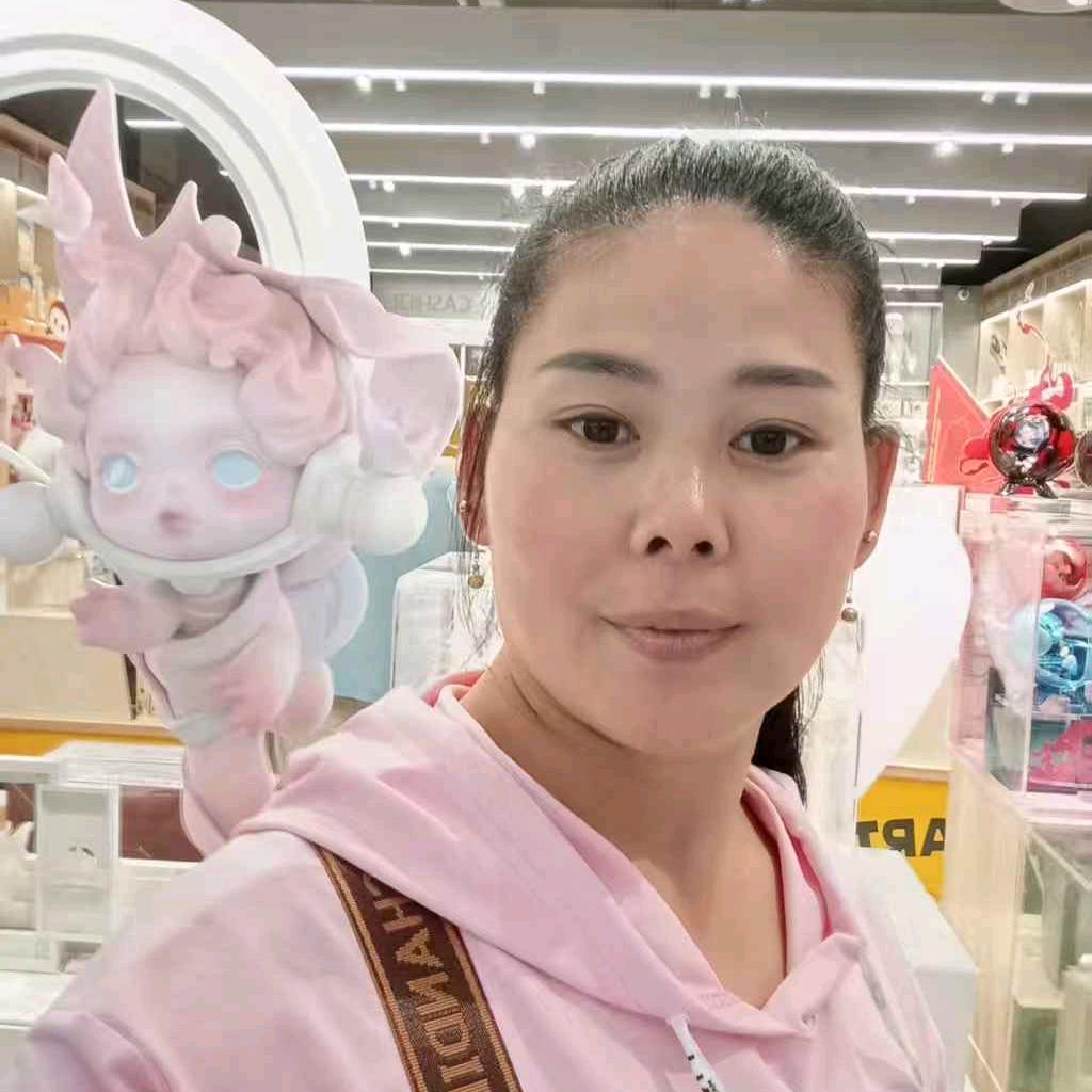 纯手工皮蛋肠菜丸子熟肉饼