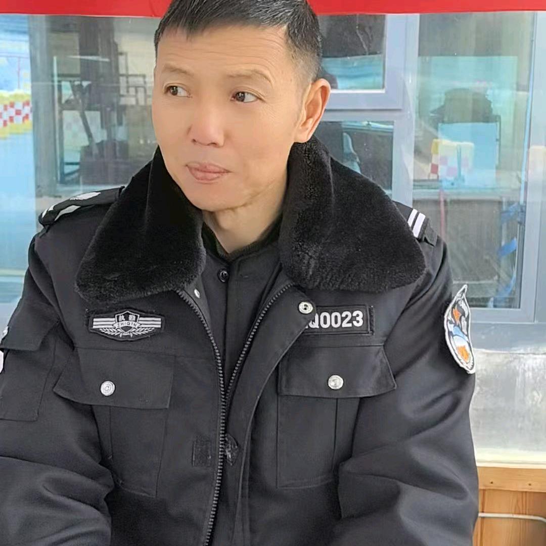 李玲