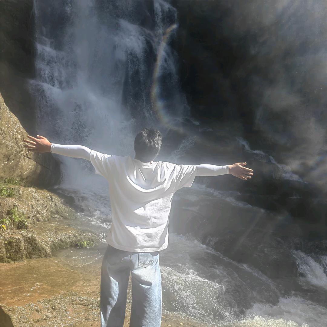 年轻人不要老熬夜(⌯͒▾ˑ̫▾⌯͒)ฅ