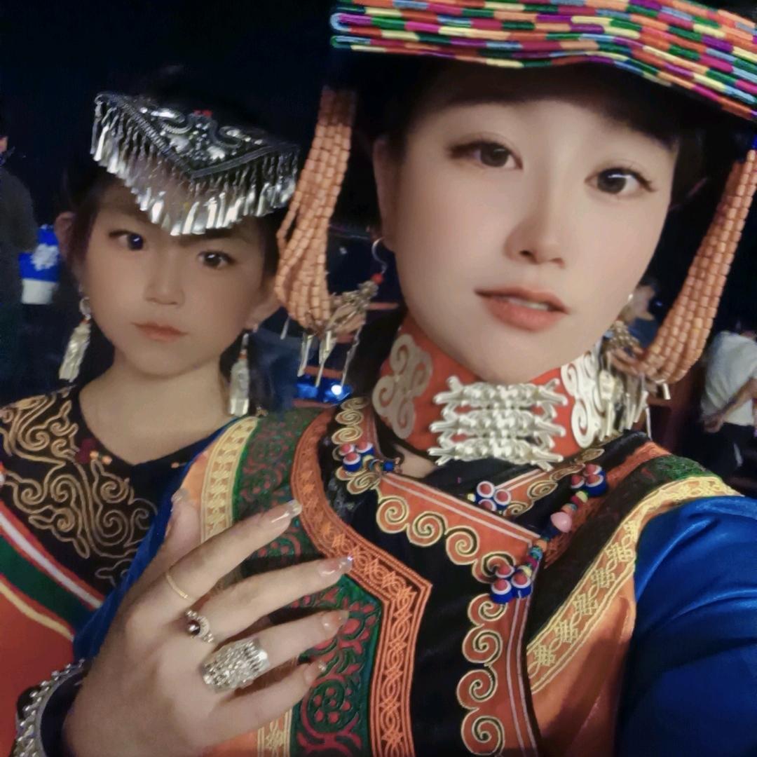千祥云集，🌹((❤️⥎❤️))🌹