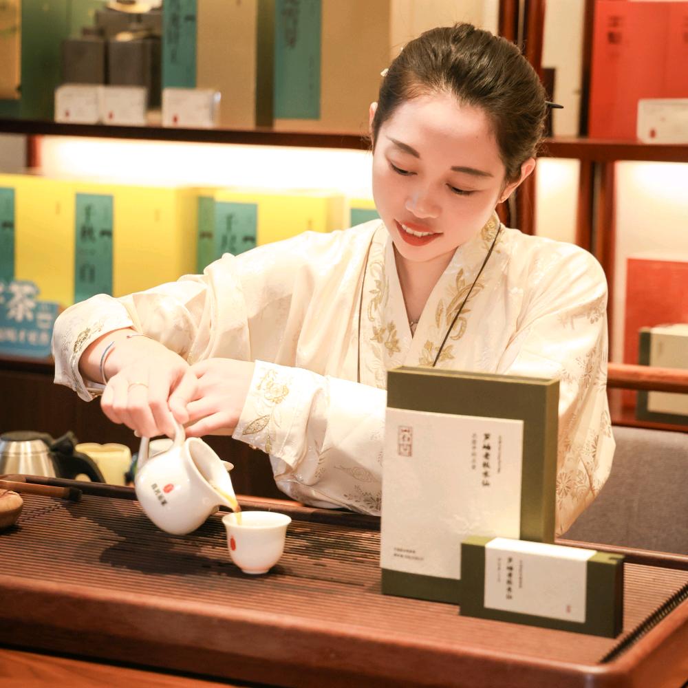 在金山开茶叶店的小施