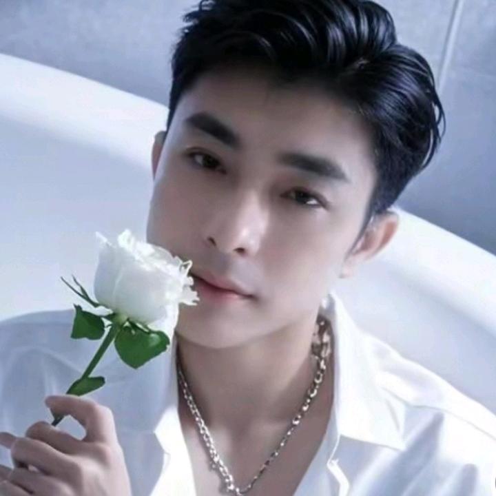 ꪋꪆ᭄🥃独守🎀龙城💸少爷💞の࿆