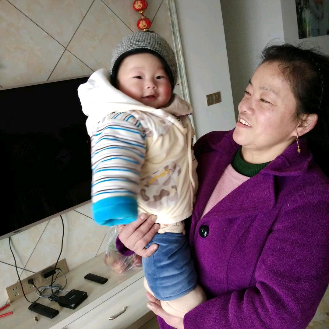伍纳新