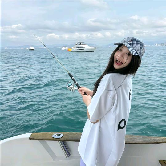 总在深夜看海