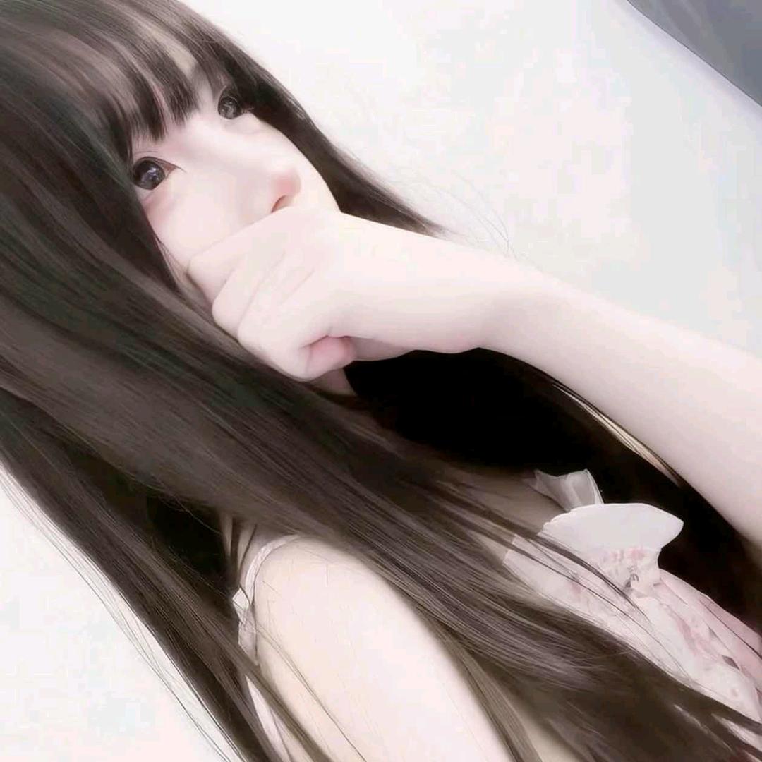 小E
