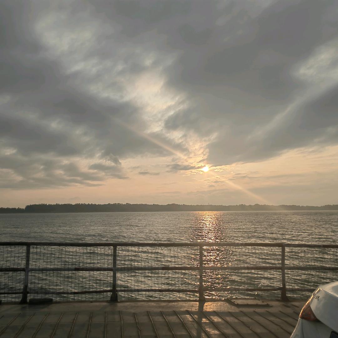 秋天是倒放的春天