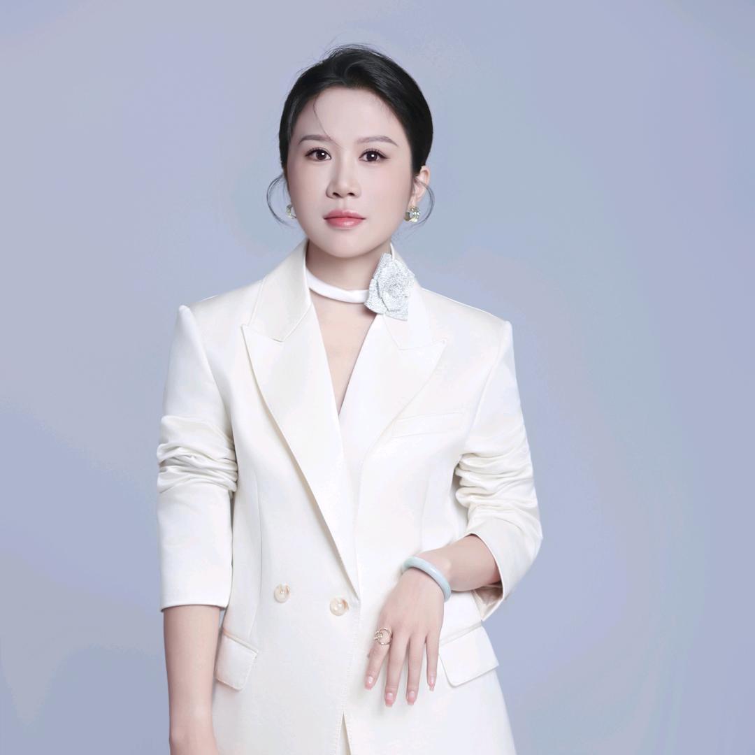 艾凯莲美业•灵灵