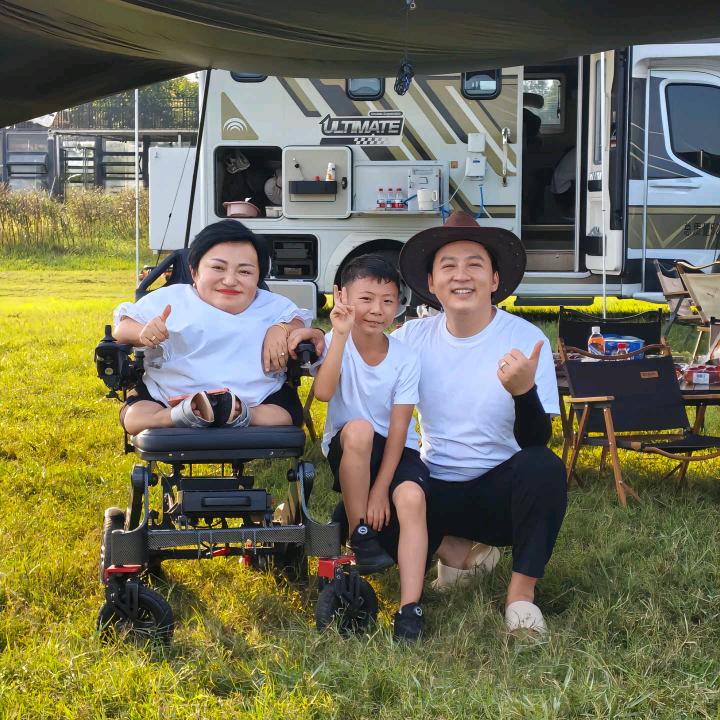 梅梅大双一家三口日常生活