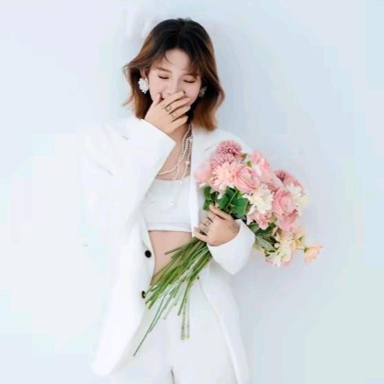 只欧周呀.