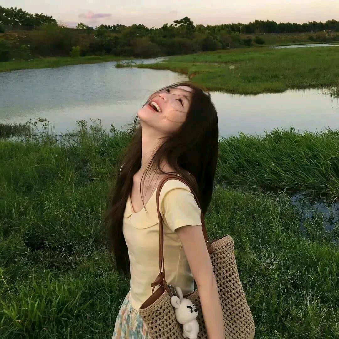 阿绿.