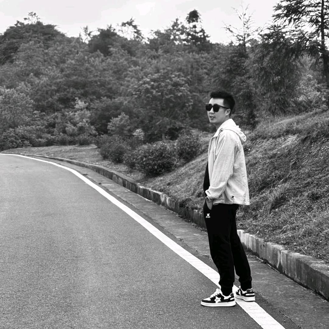 ¶谈了个寂寞꧁伟先生ᝰ