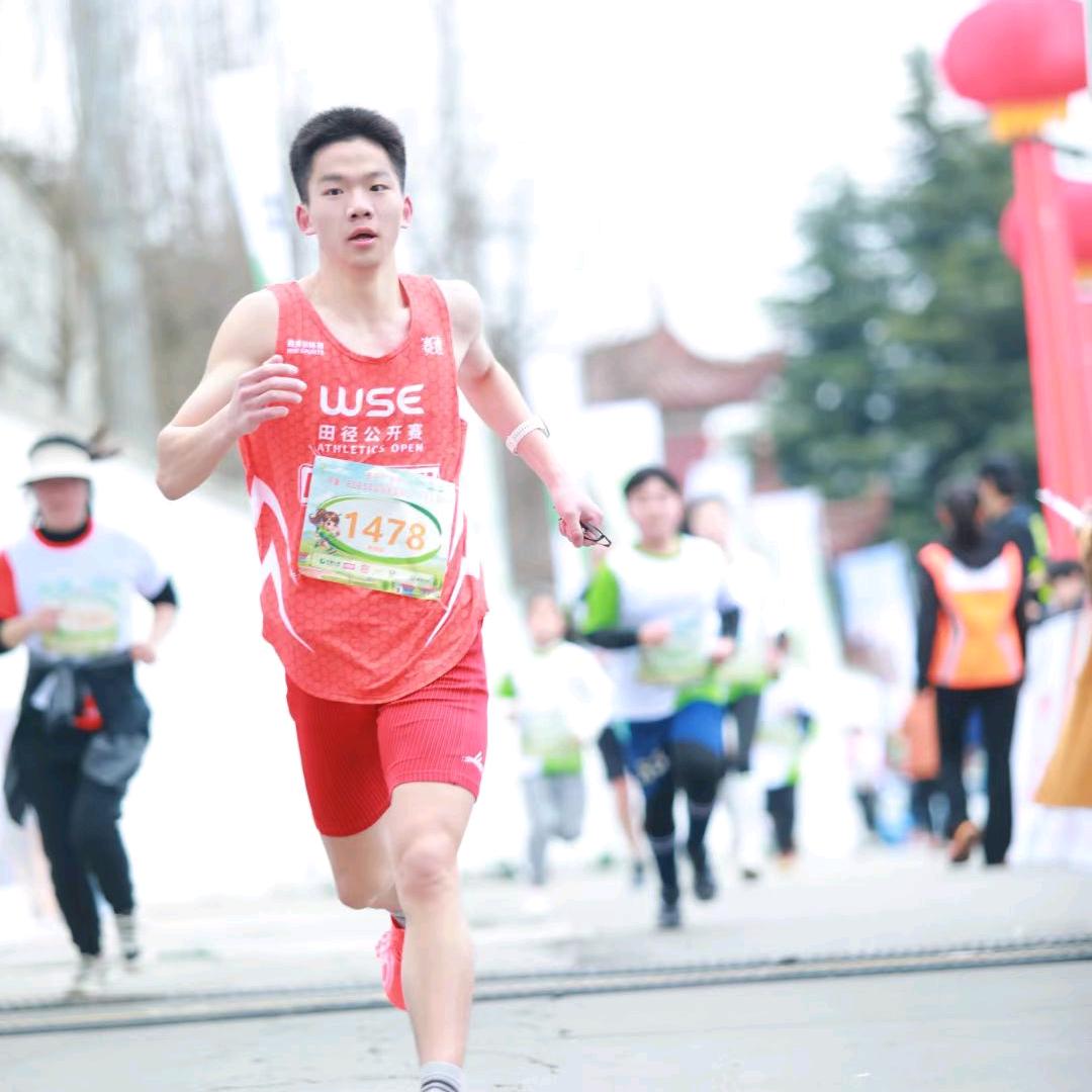 @小李喜欢跑步（十公里冲健将）