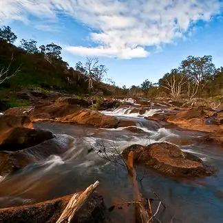 优尔曼美妆集合店
