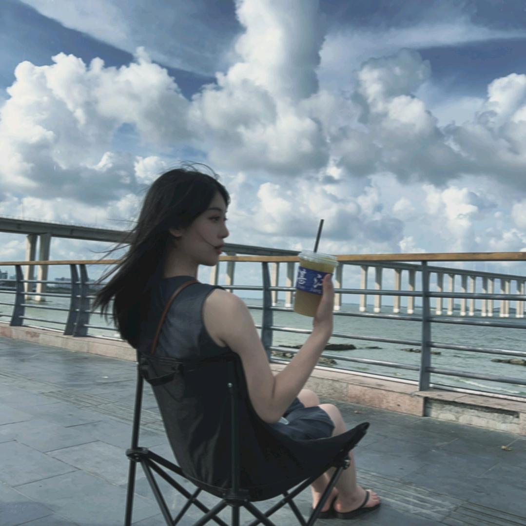 戴口罩的姑娘👧🏻
