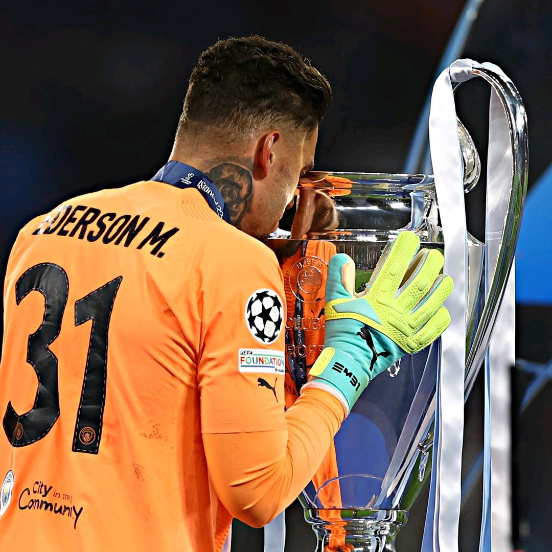 Ederson.31