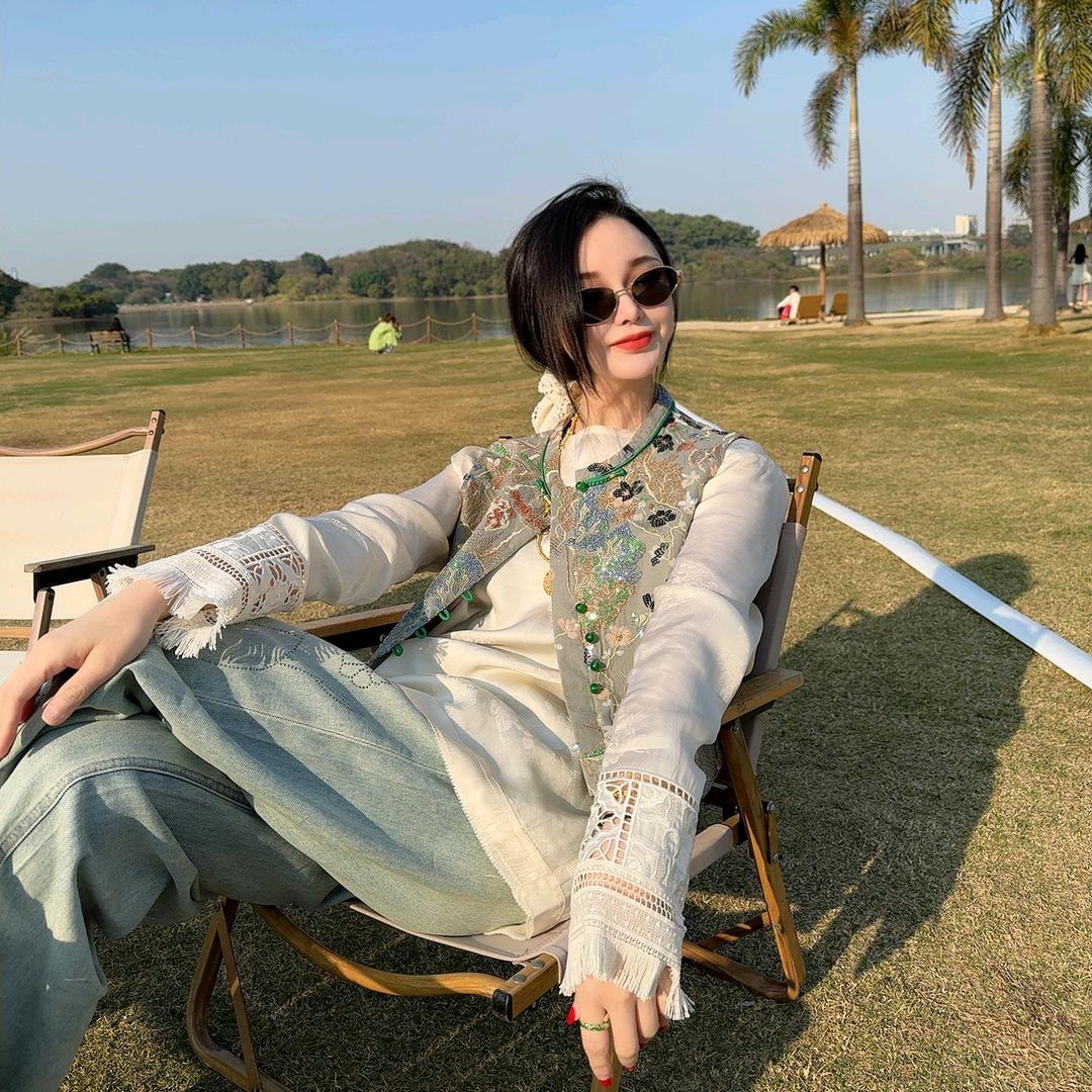 飞儿高定女装穿搭