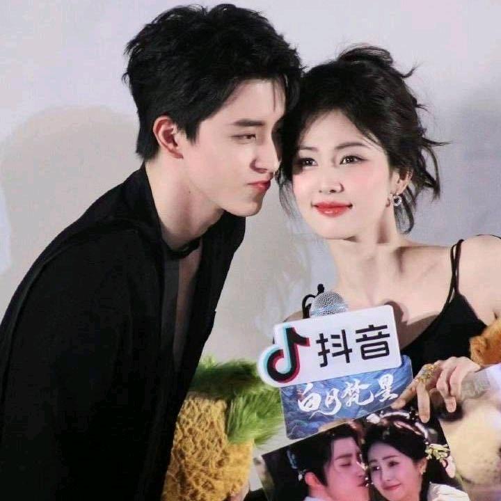 我将始终忠于瑞思白等她们官宣💜