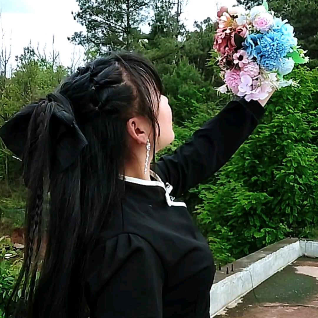 会泽彩英