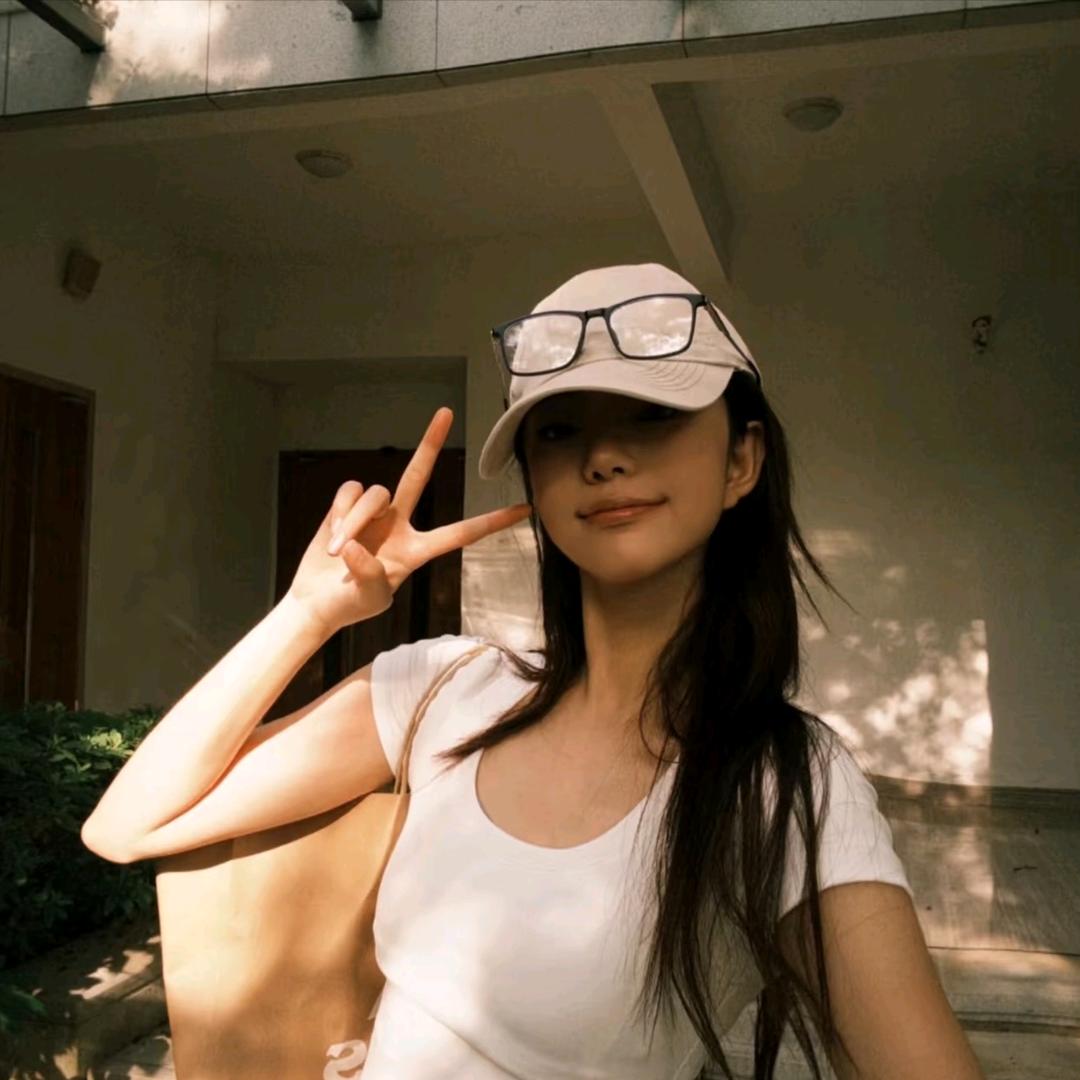 每天记得要喝够八杯水