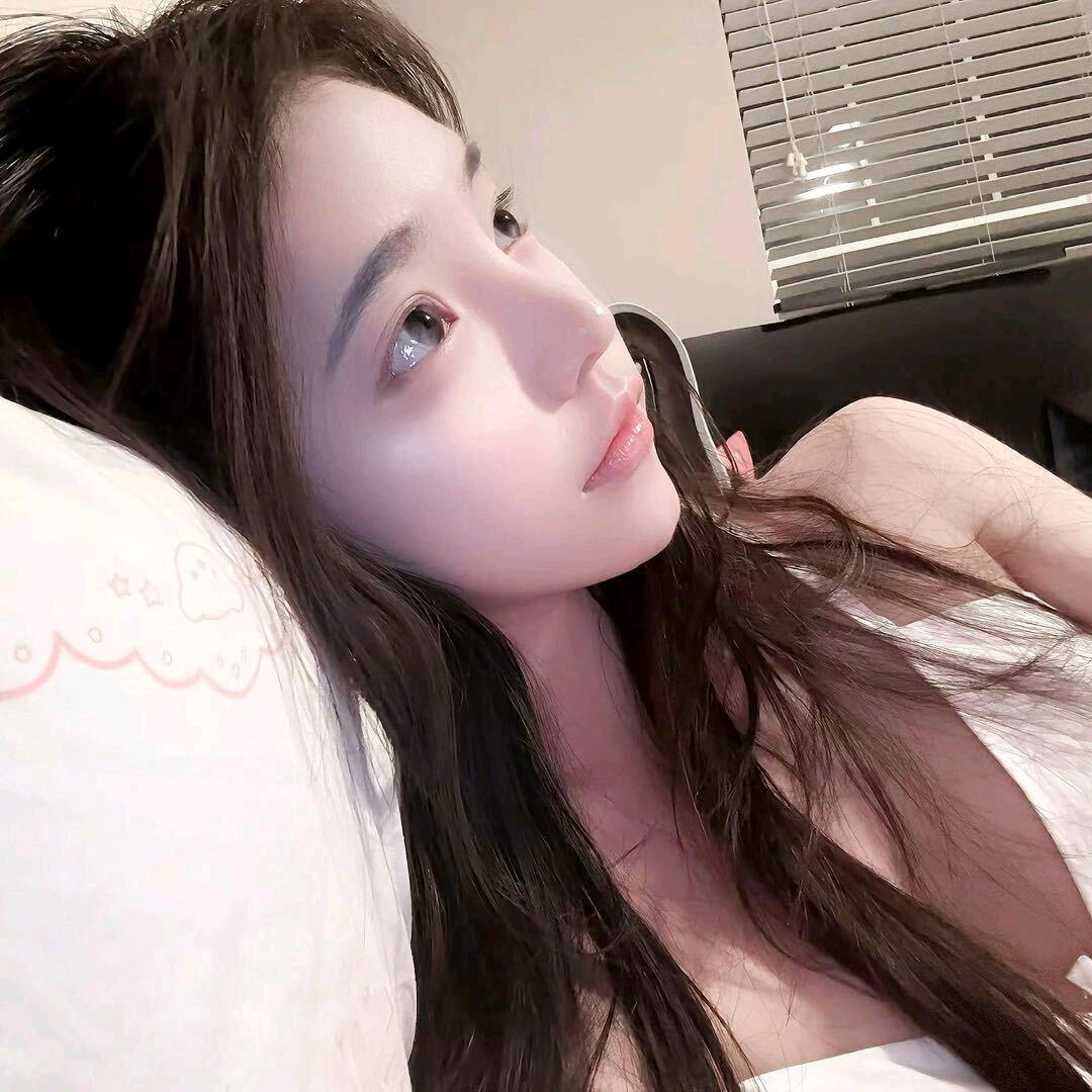 饼饼爱穿搭