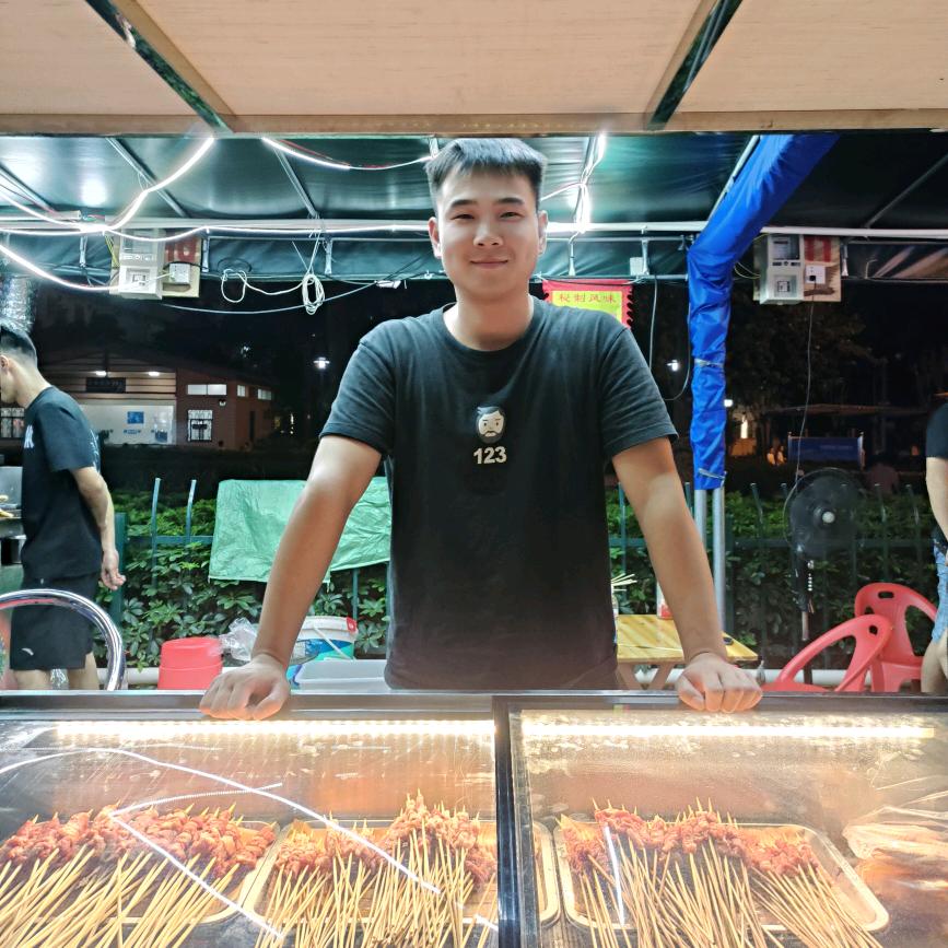 卖羊肉串的小昌昌