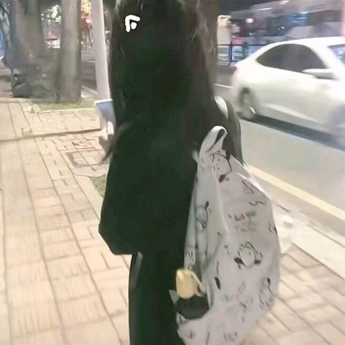 春悸.