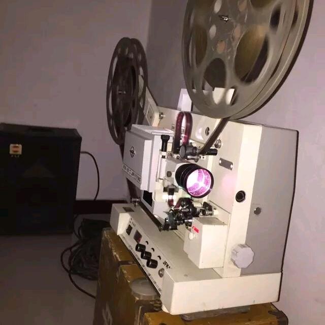 放影队
