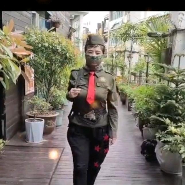 雪莲💯爱游泳