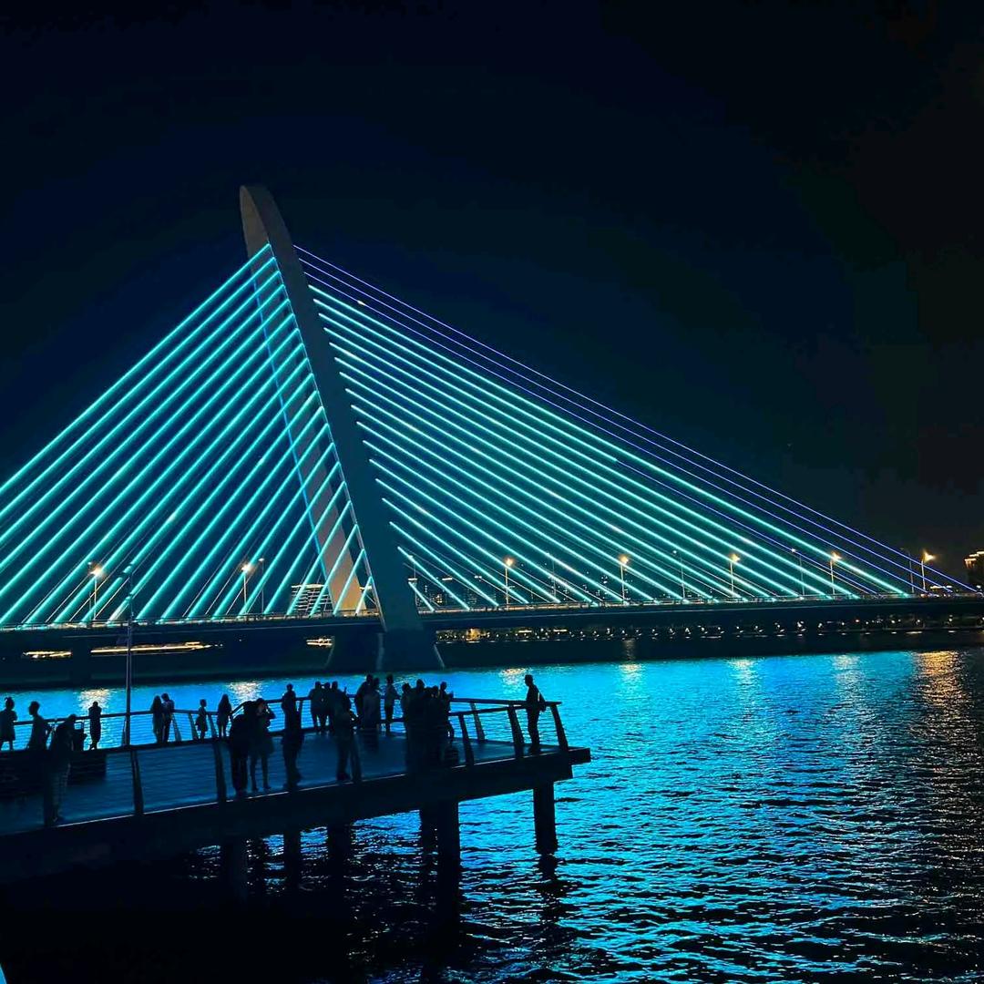 &越努力越幸运&