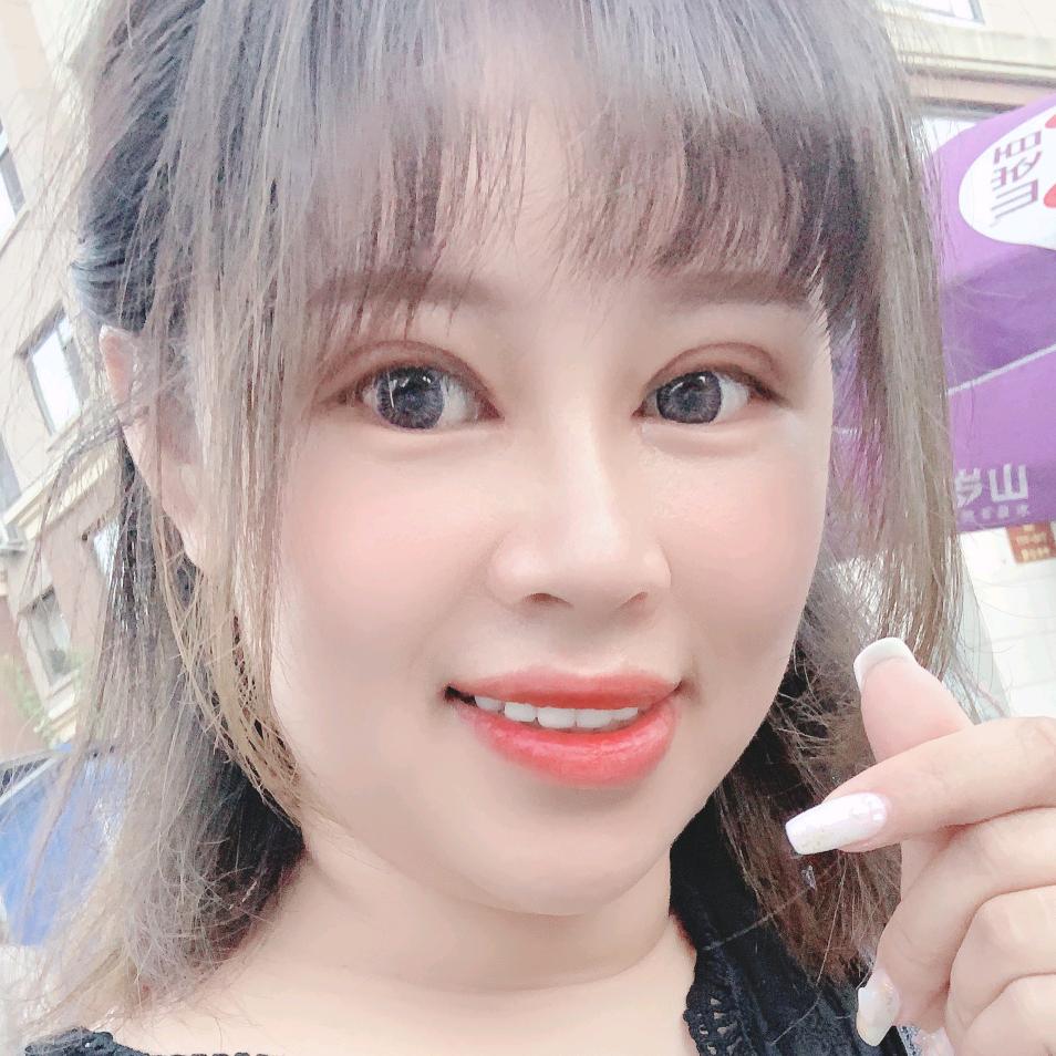 舒兰小雪爱美甲