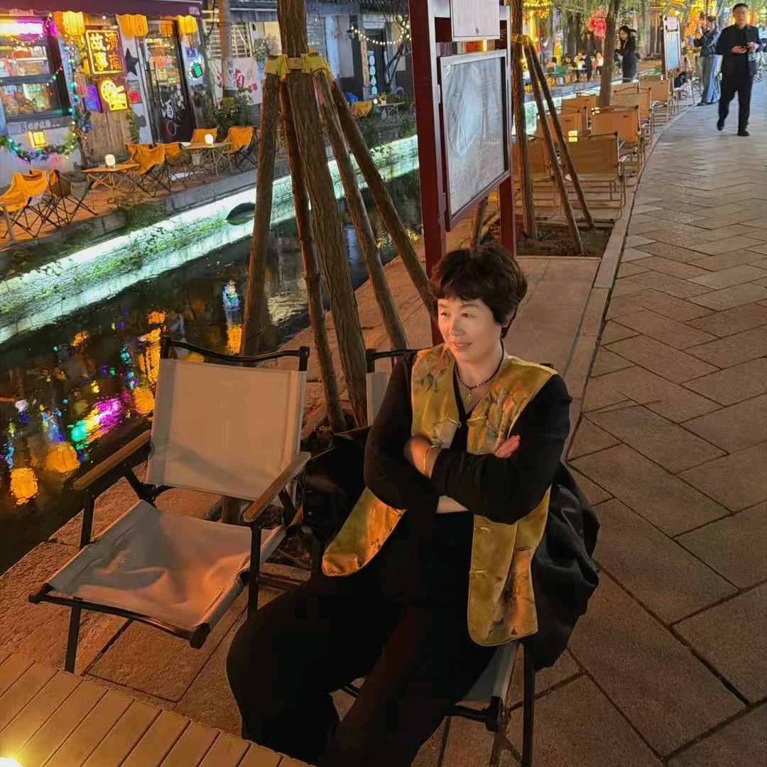 嘉宝莉漆，伟业板材宋姐