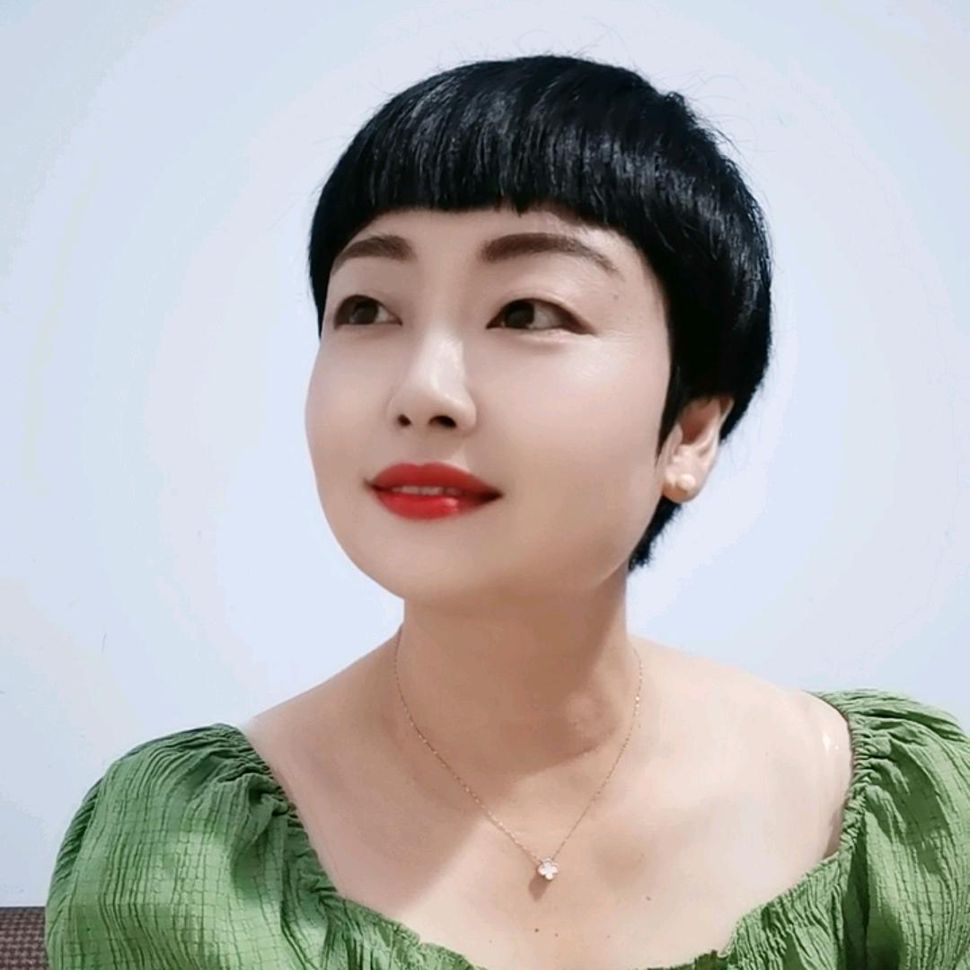 短发范范