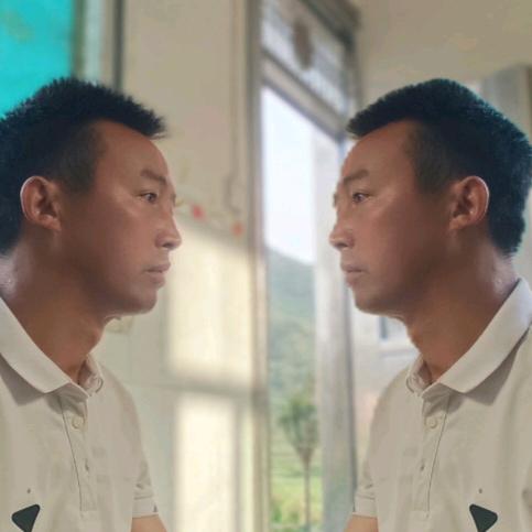 我是龙哥1谢谢你那么好看还关注我