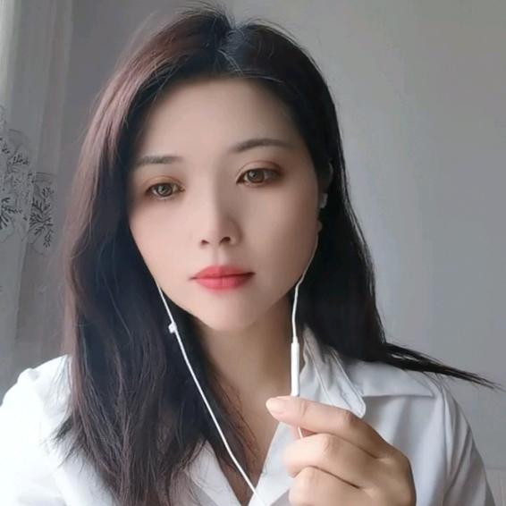 菲菲  🎤