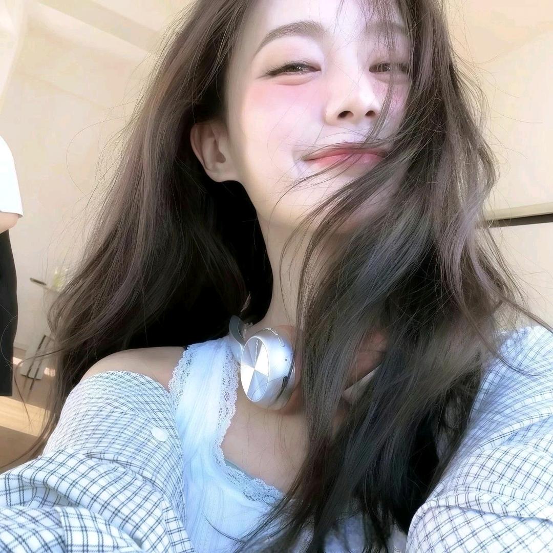 坐在月亮上吃兔子