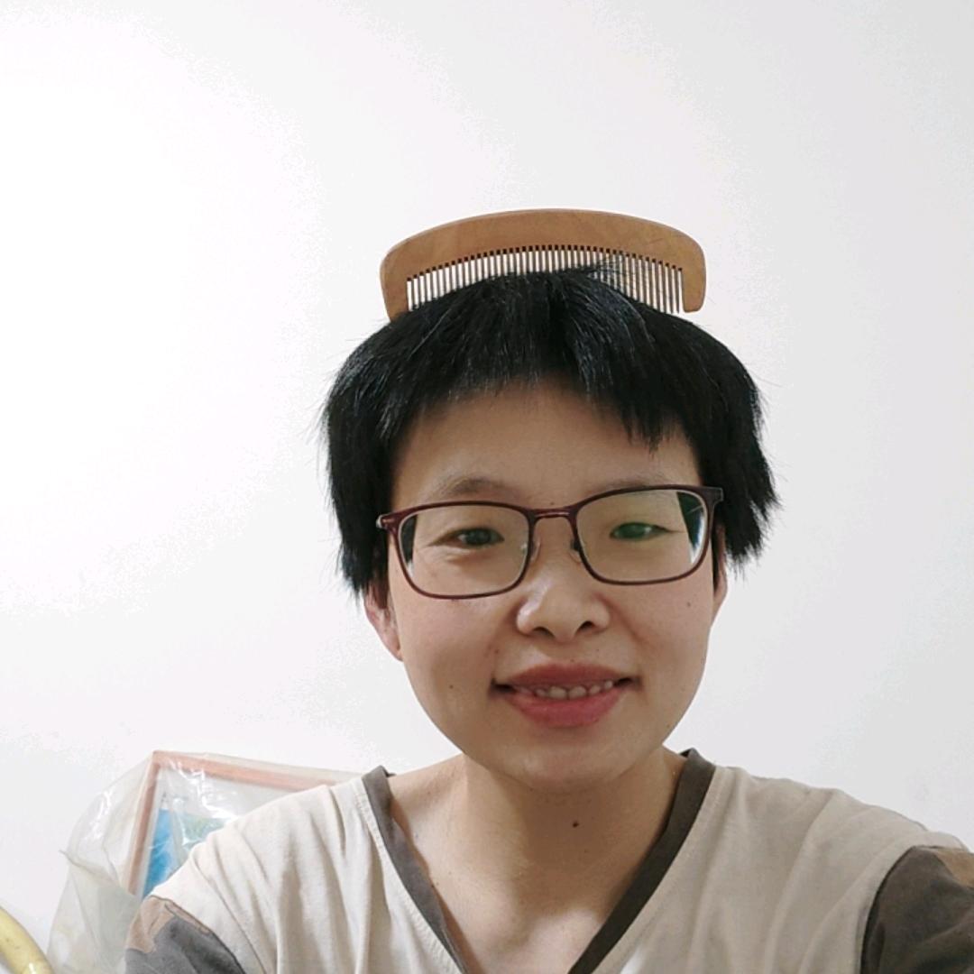 凤姐！坚持梳头减少白发