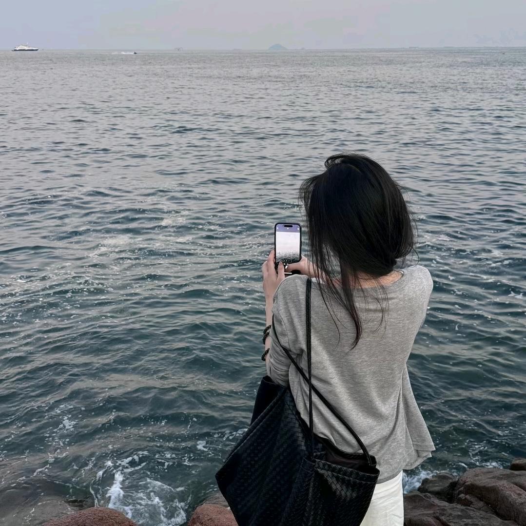 溶ʕ•̫͡•ʕ