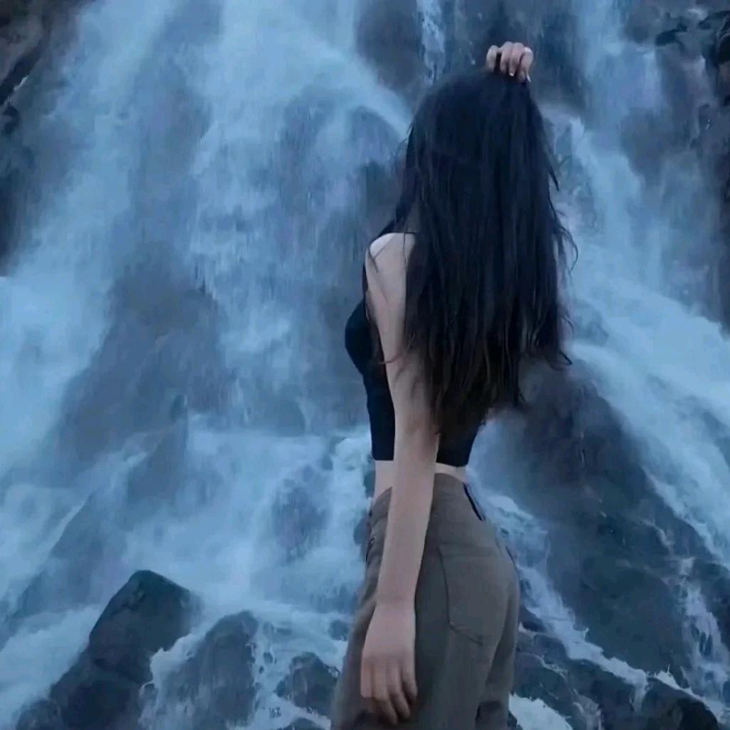 依然.
